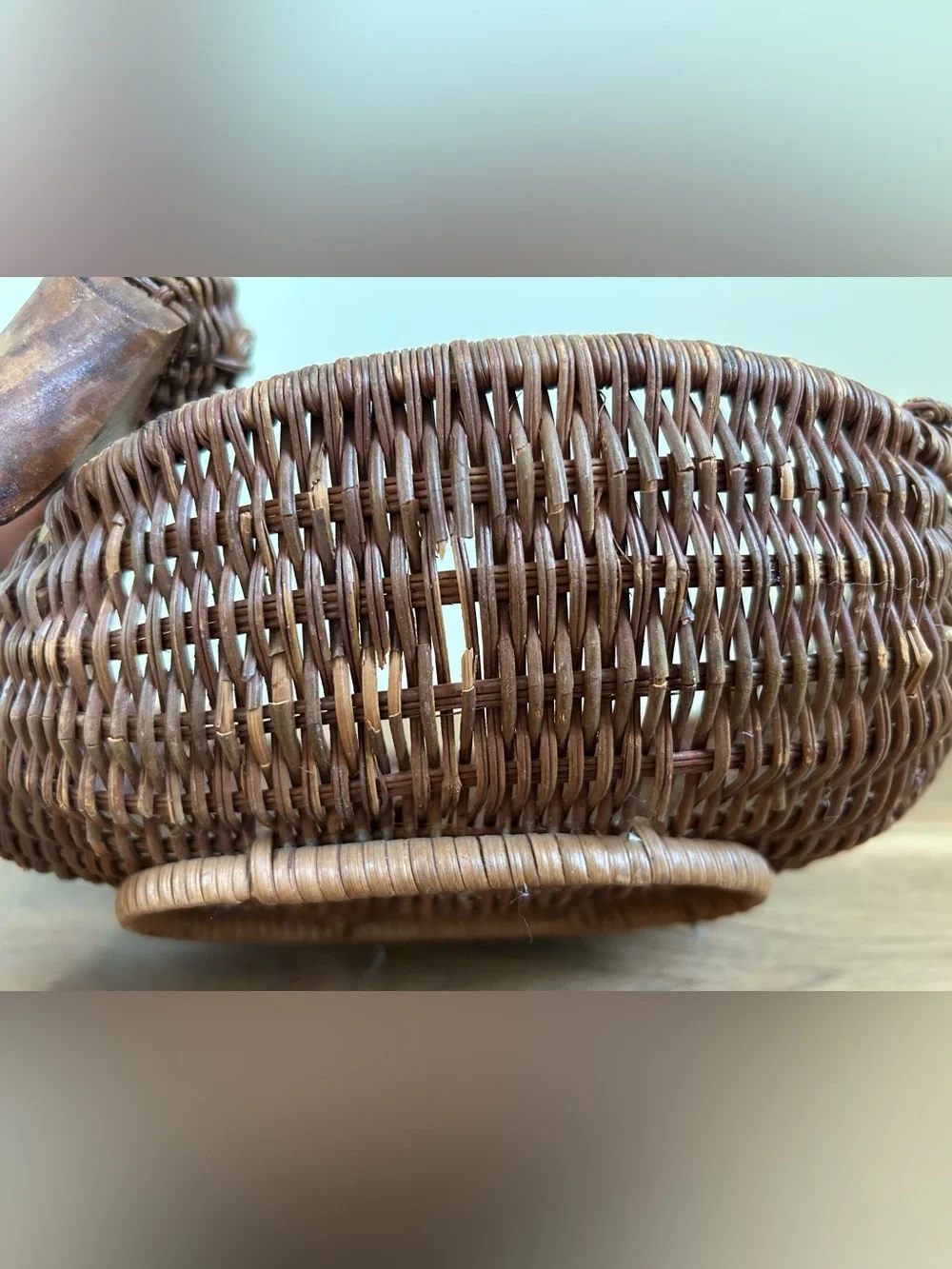 Wicker Swan Basket